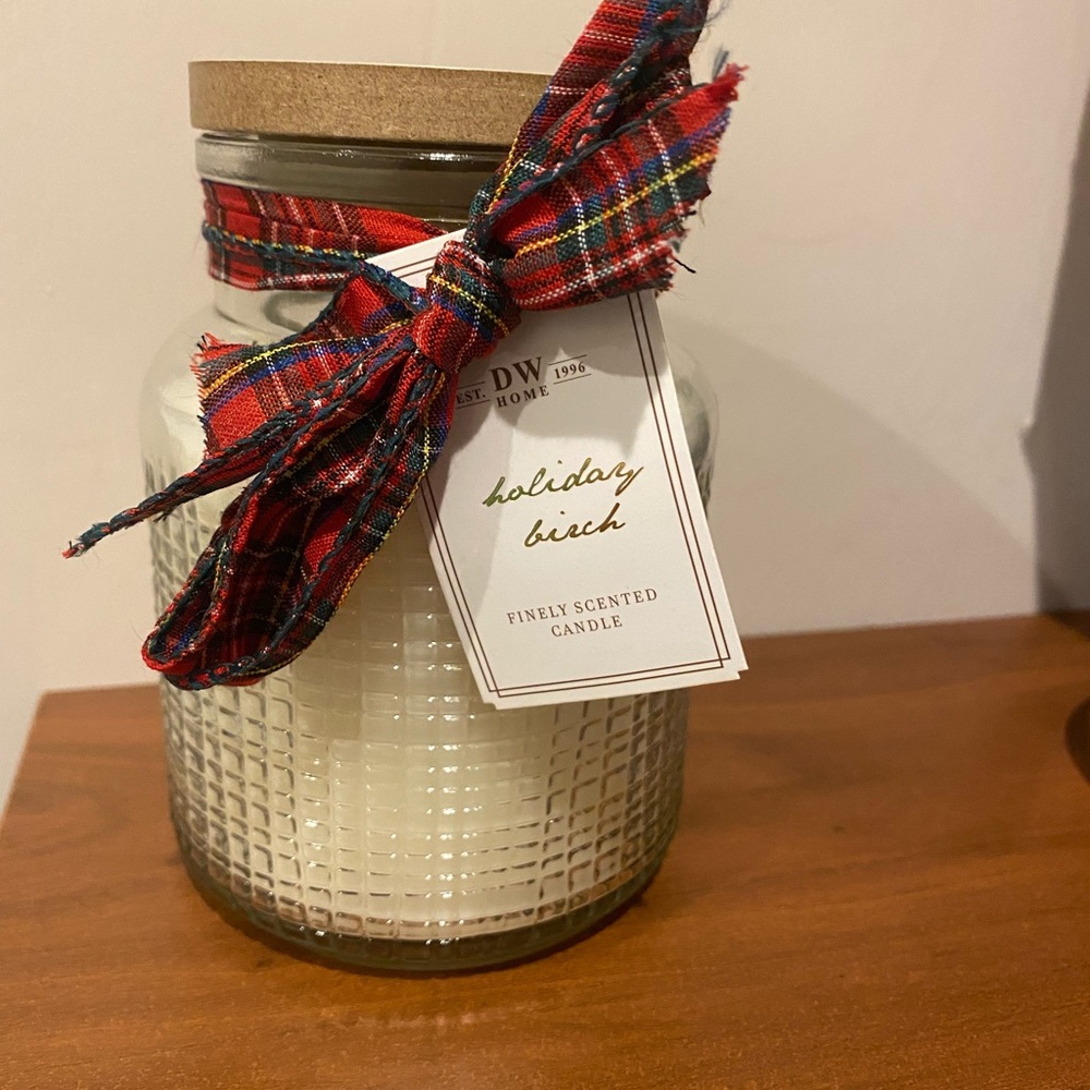 NEW DW Home - Holiday Birch 13.5 OZ single wick jar